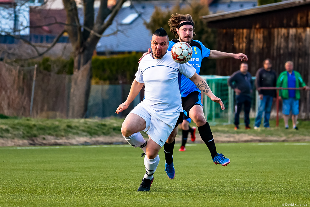 2X2A2845