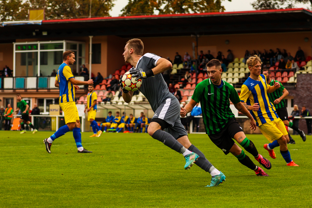 FC Rokycany vs FC Viktoria Mariánské Lázně (9 of 42)