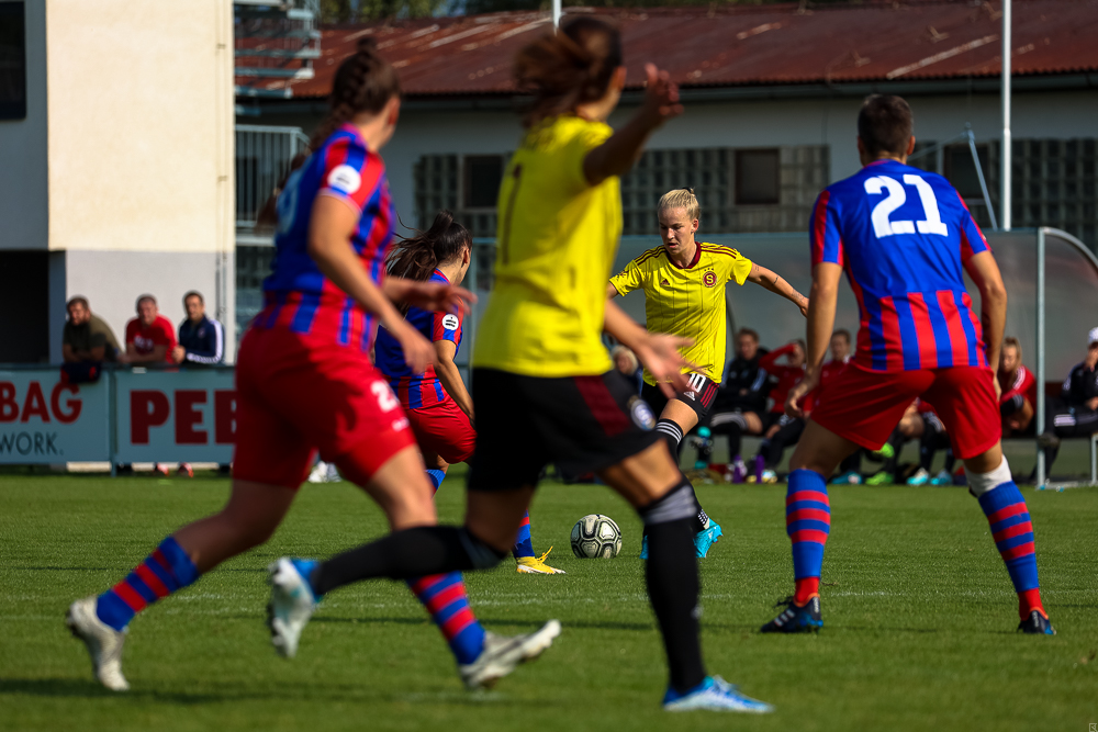 W FC Viktoria Plzeň vs AC Sparta Praha (21 z 75)