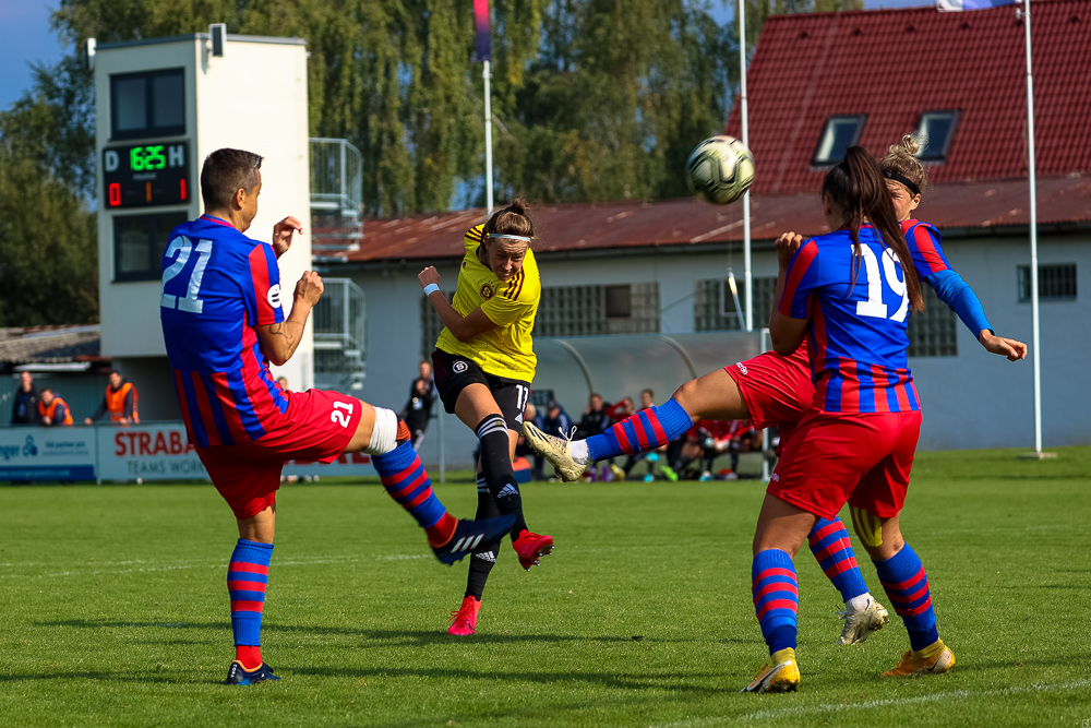 W FC Viktoria Plzeň vs AC Sparta Praha (23 z 75)