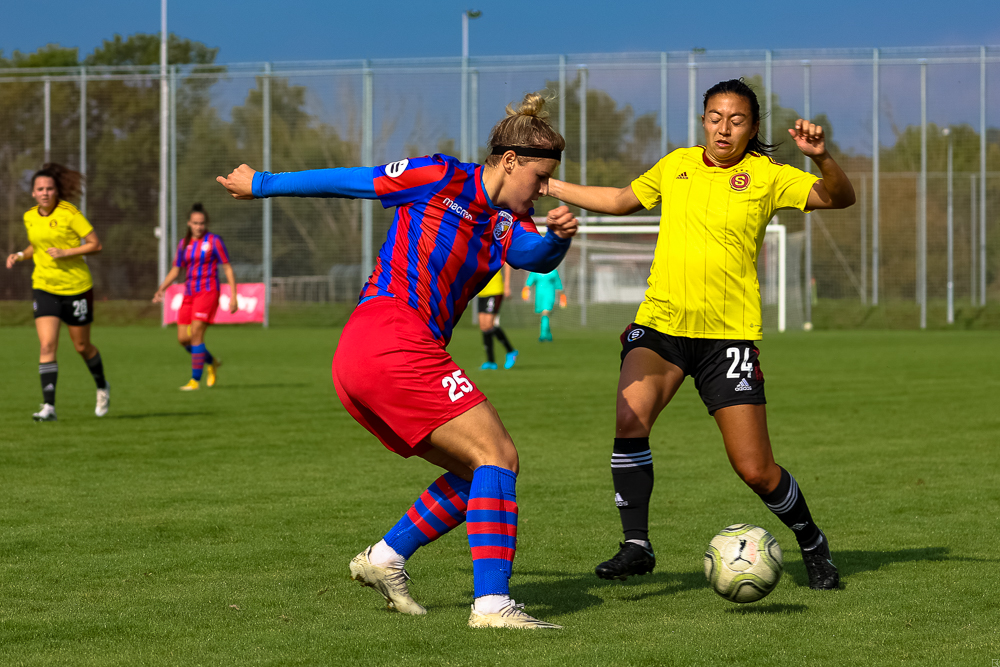 W FC Viktoria Plzeň vs AC Sparta Praha (30 z 75)