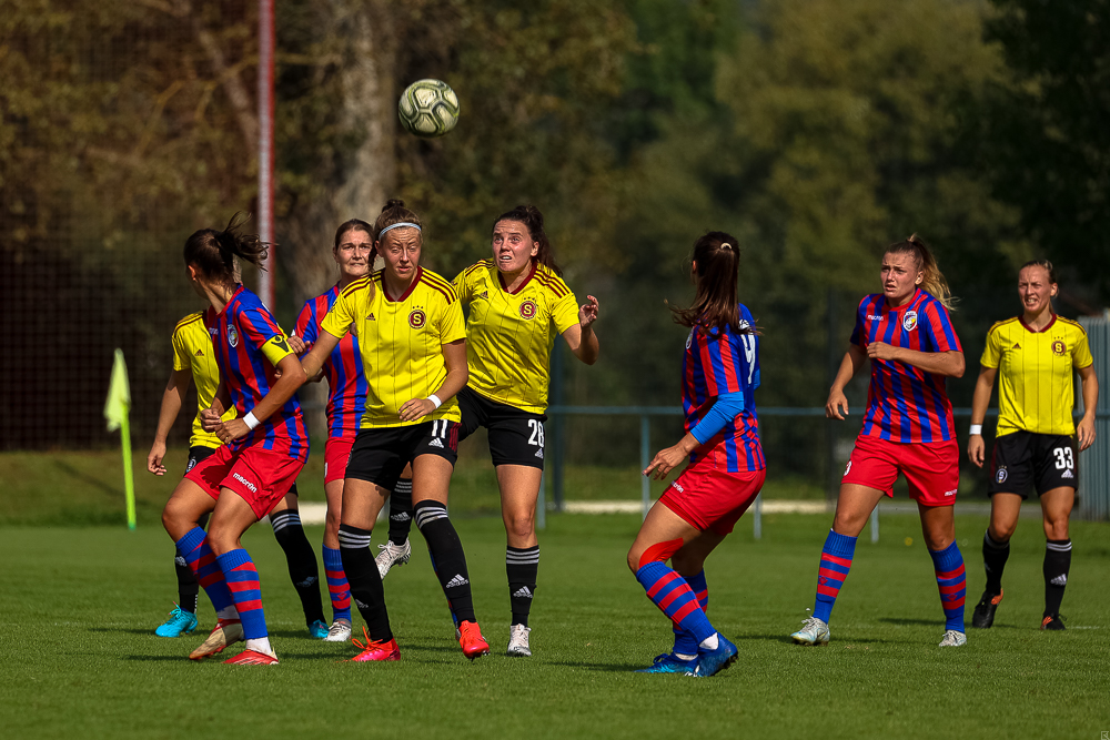 W FC Viktoria Plzeň vs AC Sparta Praha (38 z 75)