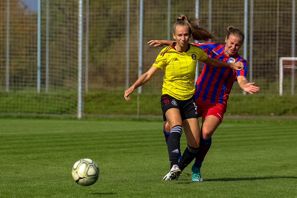 W FC Viktoria Plzeň vs AC Sparta Praha (54 z 75)