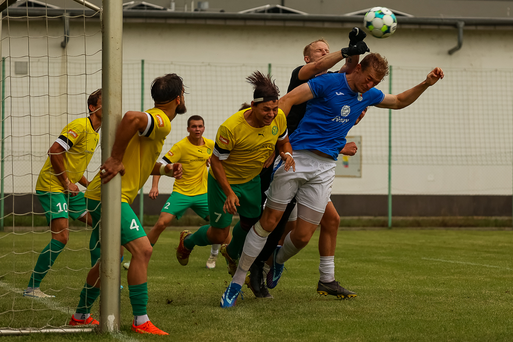 SK Rapid Plzeň vs TJ Dynamo Horšovský Týn (59 of 79)