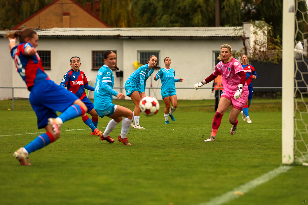 W FC Viktoria Plzeň vs Prague Raptors FC-21